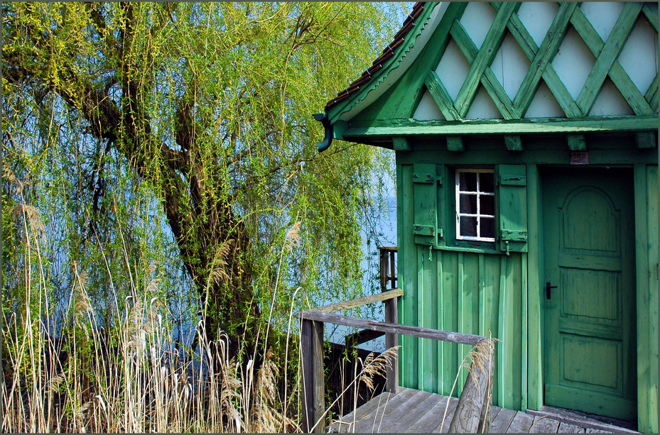 Häuschen am See