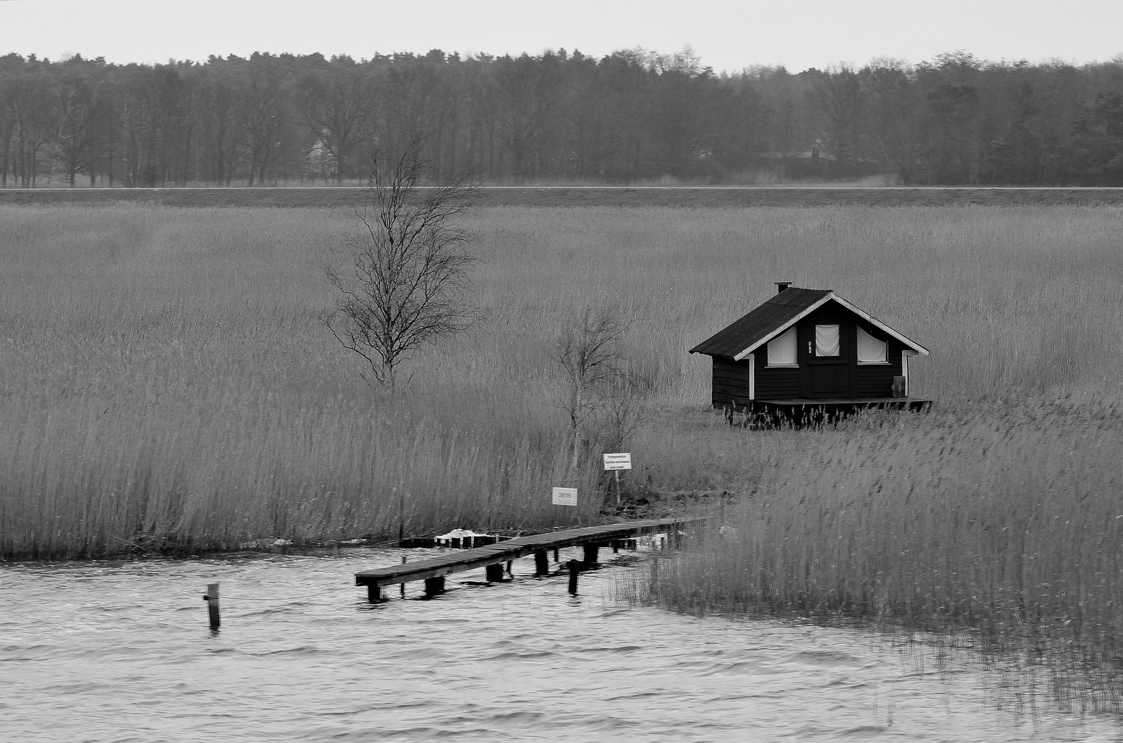 Häuschen am See