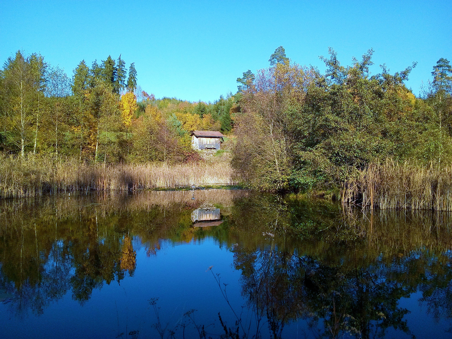 Häuschen am See