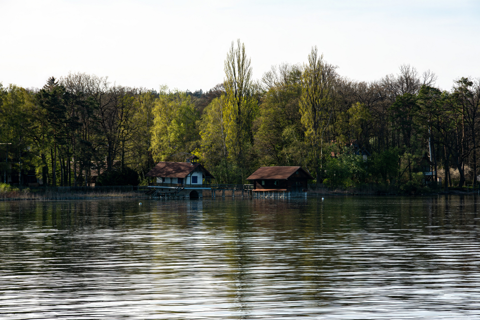 Häuschen am Wasser