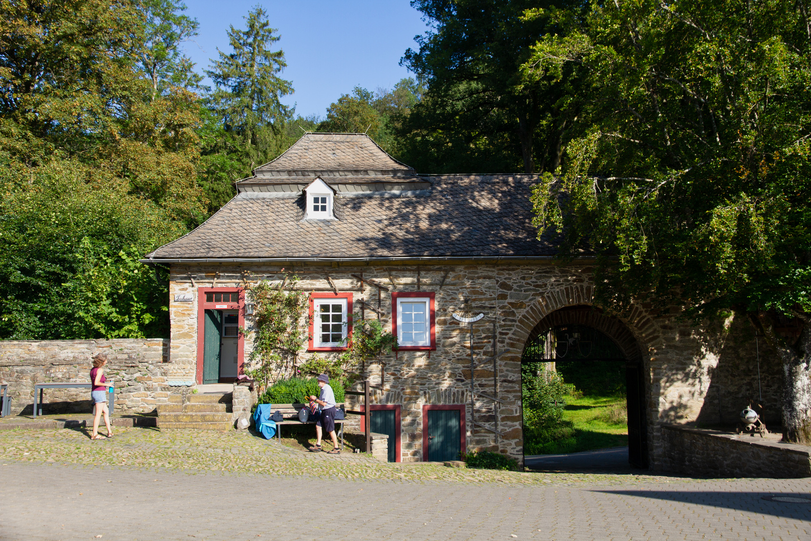 Häuschen der Jugendherberge Burg Bilstein