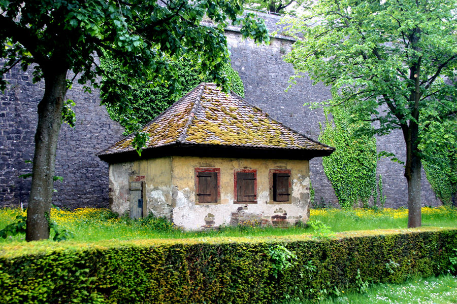 Häuschen im Grünen