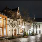 Häuser am Hülser Markt mit dem Rathaus