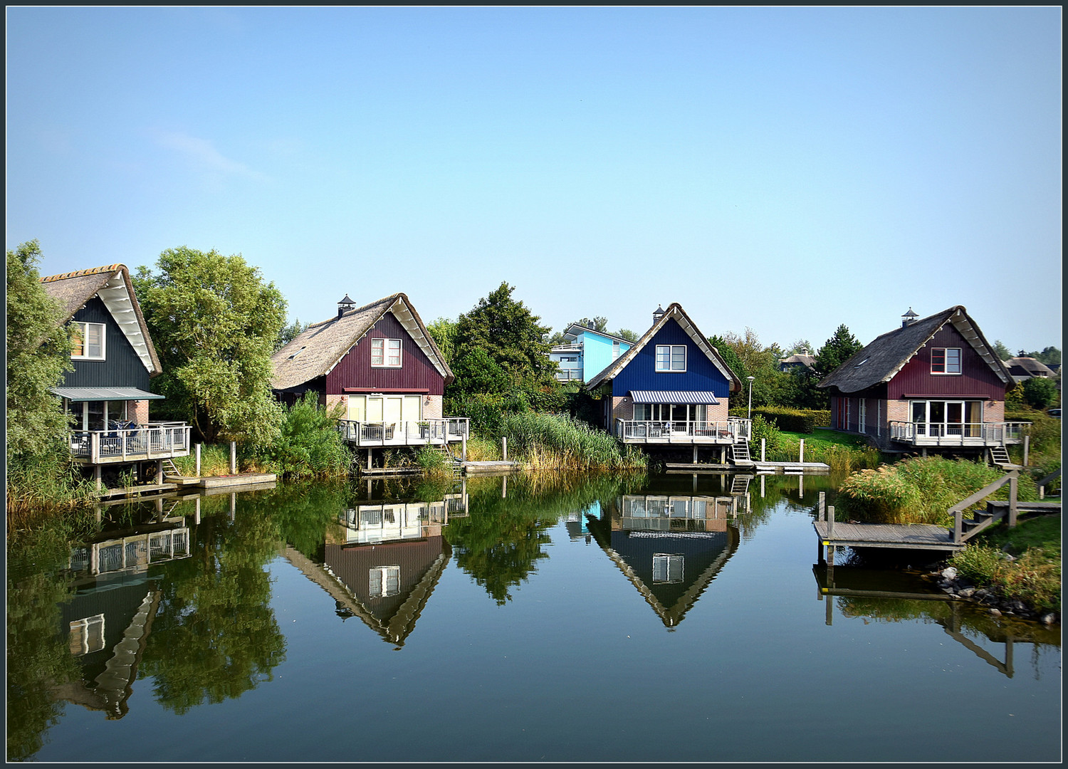  ... Häuser am Kanal ...