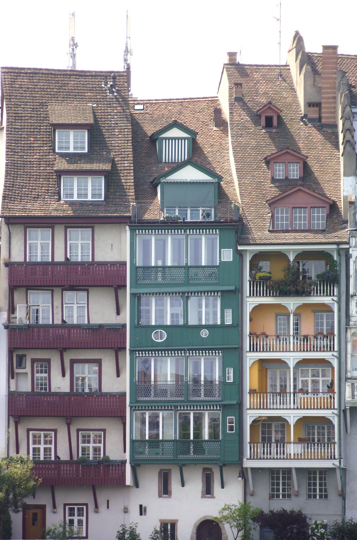 Häuser am Rhein in Basel