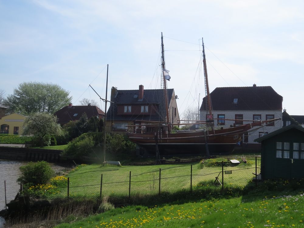 Häuser  am Tönninger Hafen