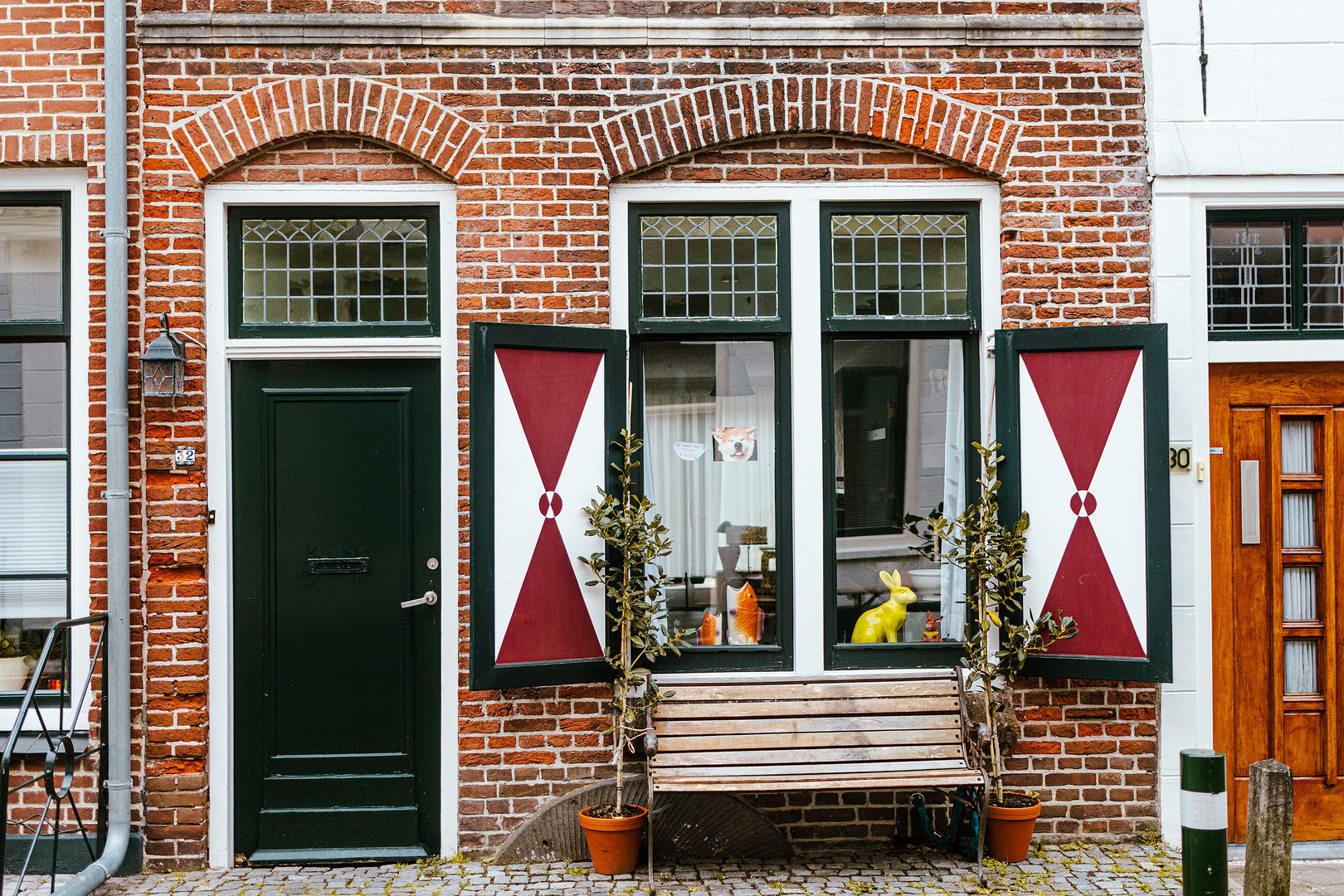 Häuser-Fassaden in der Altstadt von Zierikzee in Zeeland