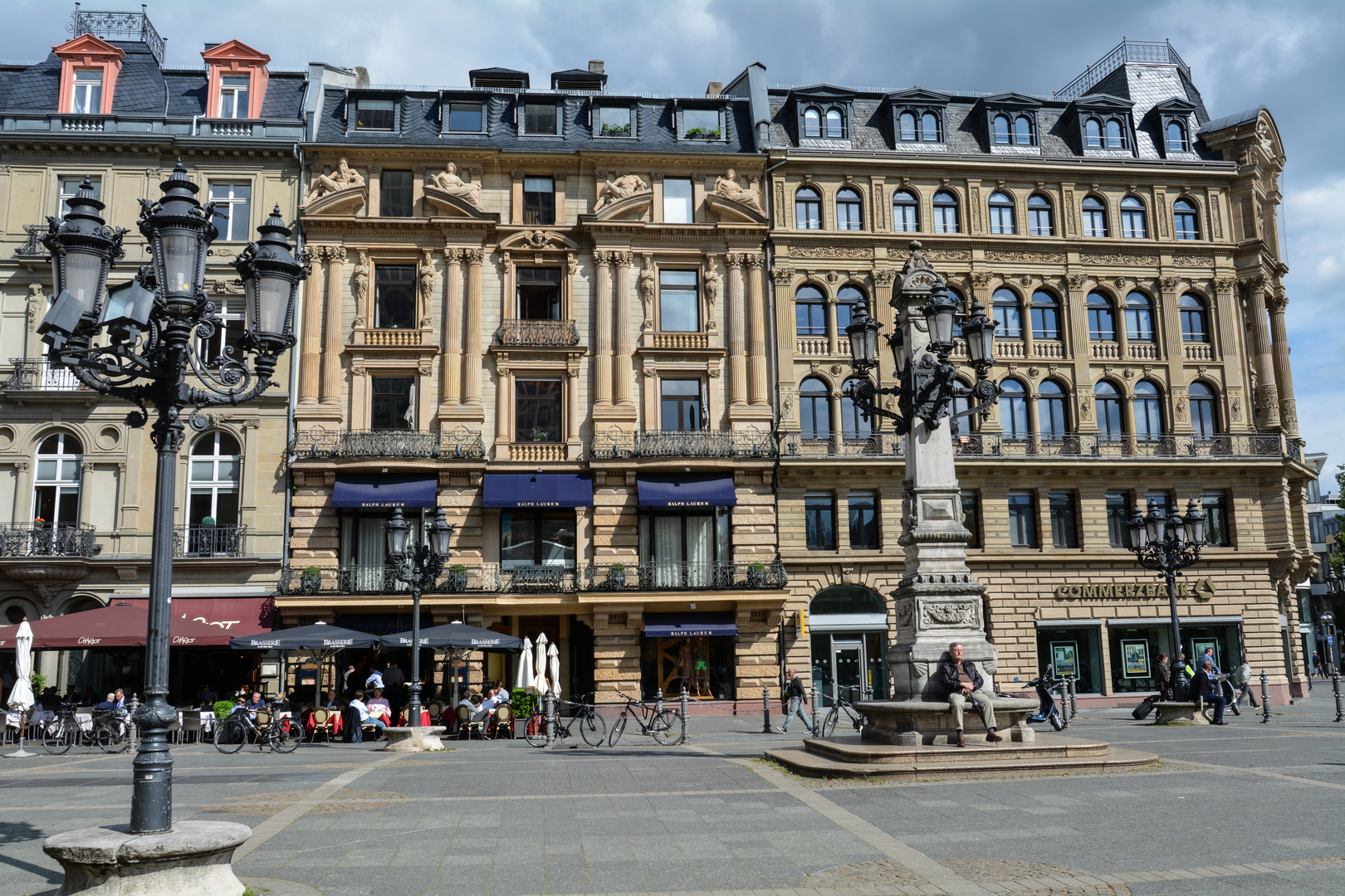 Häuserfassade am Opernplatz in Frankfurt