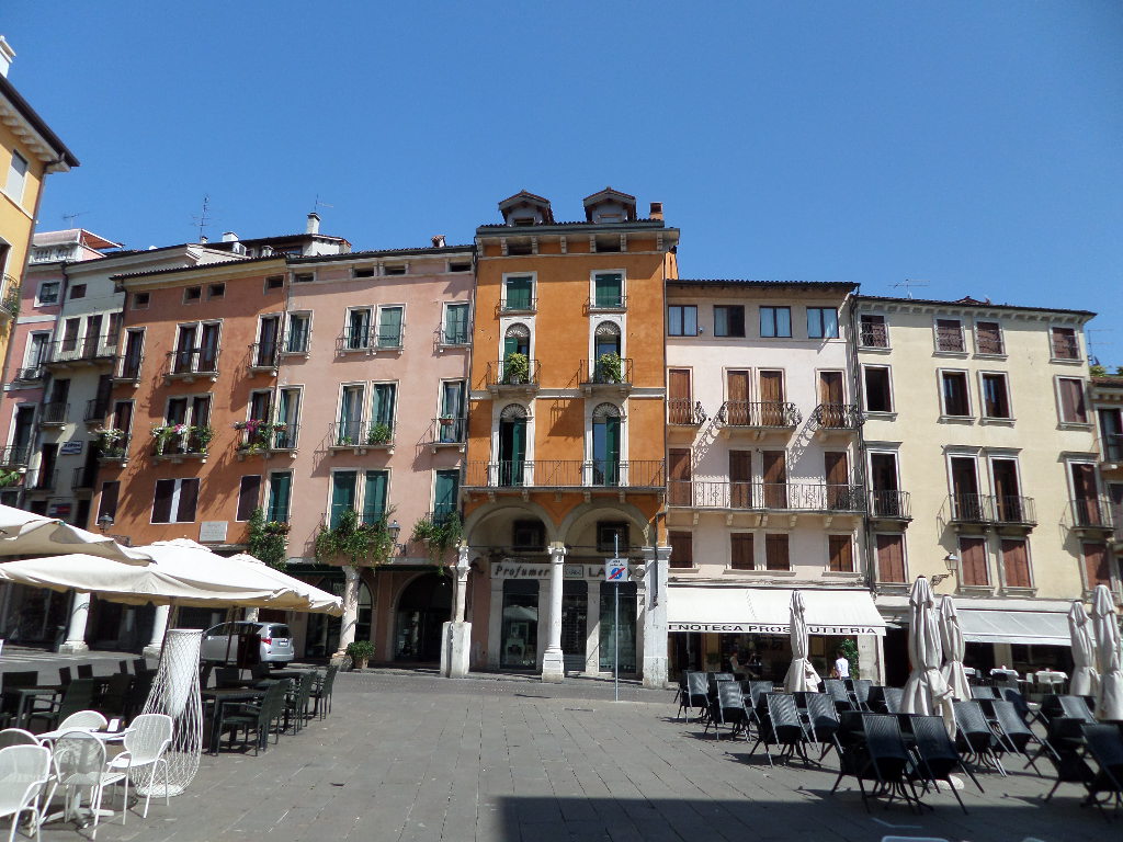 Häuserfassade in Vicenza Italien