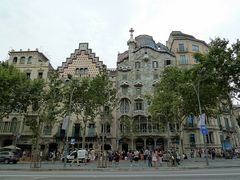 Häuserfassaden an der Passeig del Gracia