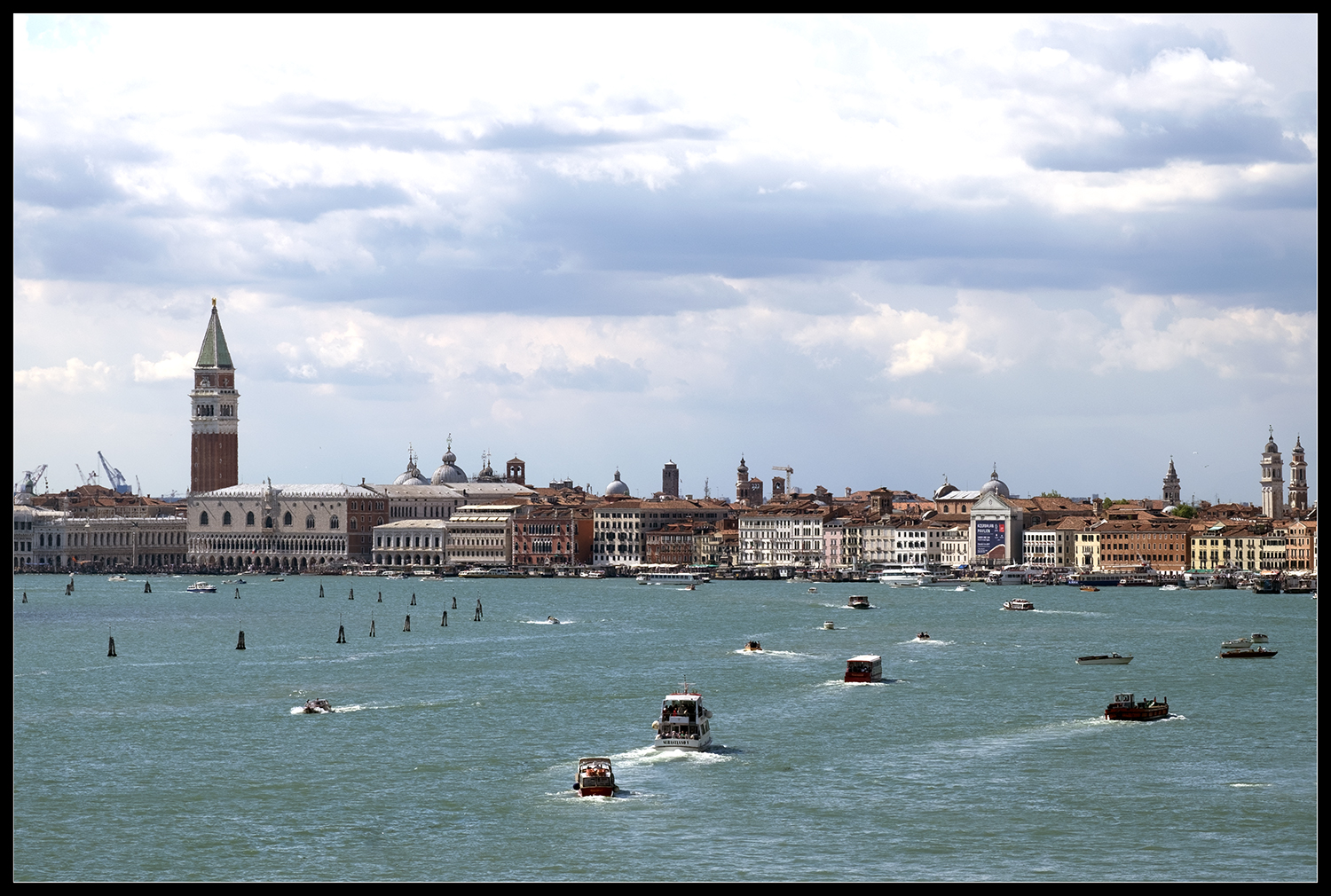 Häuserfront der Altstadt von Venedig