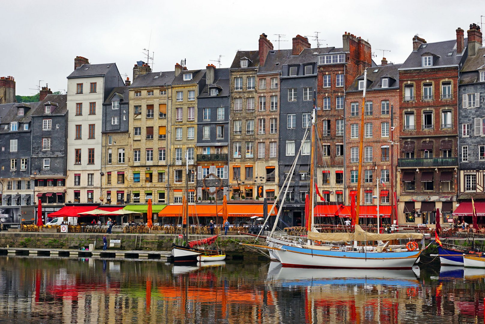 Häuserfront in Honfleur