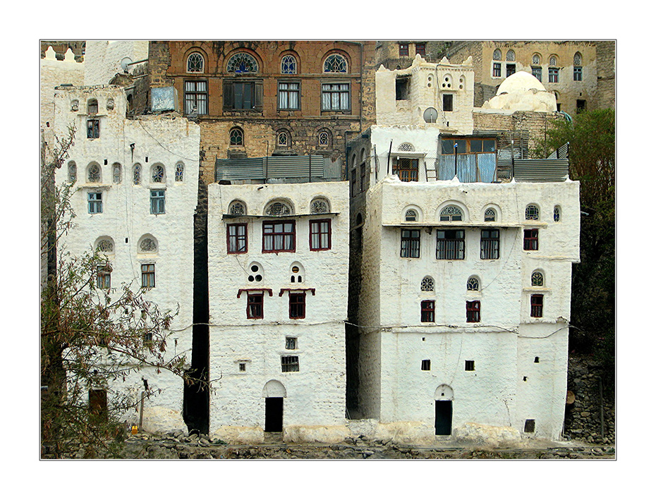 Häuserfront in Jiblah