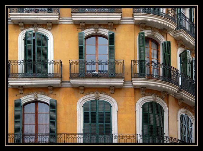 Häuserfront in Palma