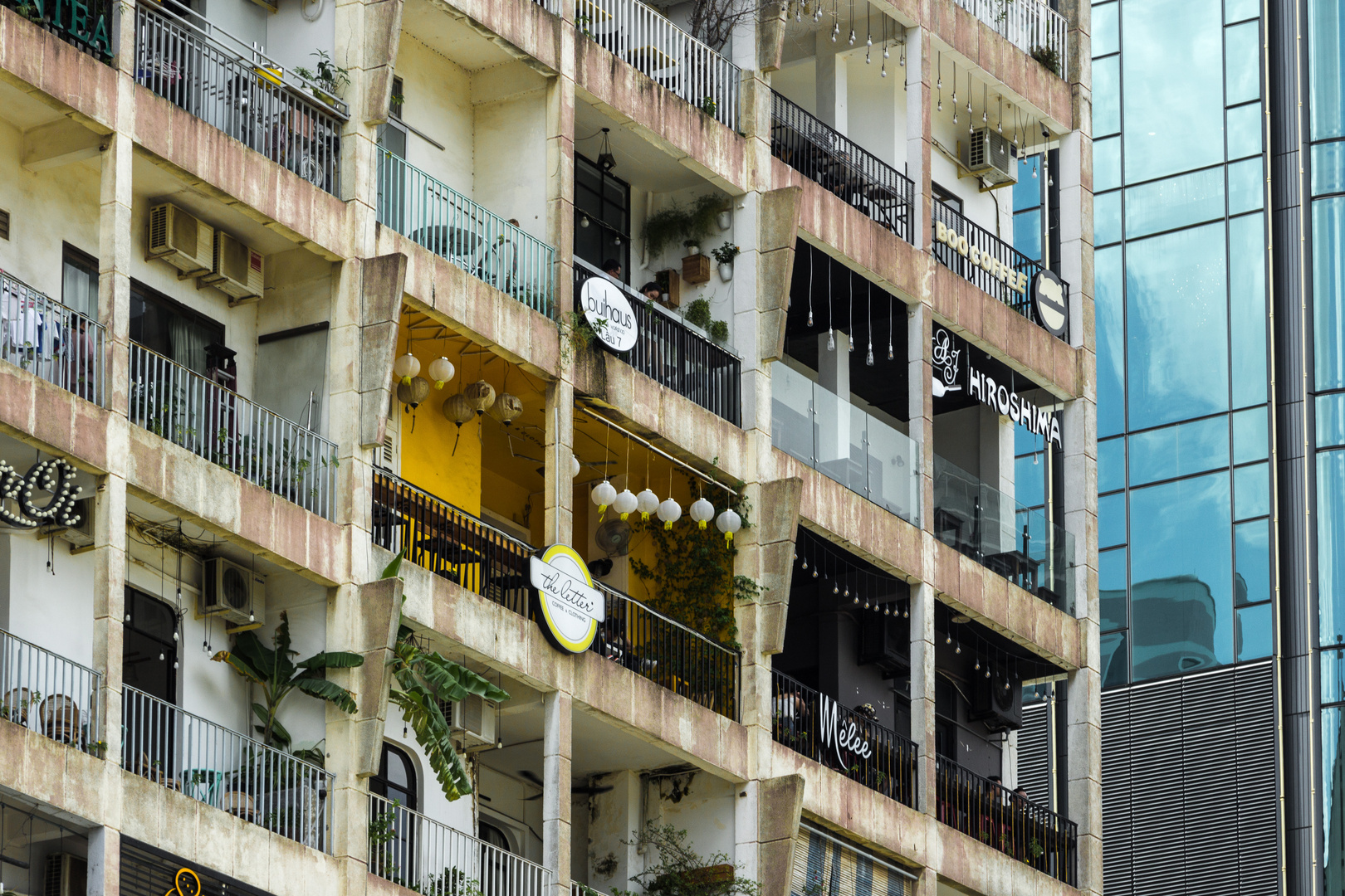 Häuserfront in Saigon