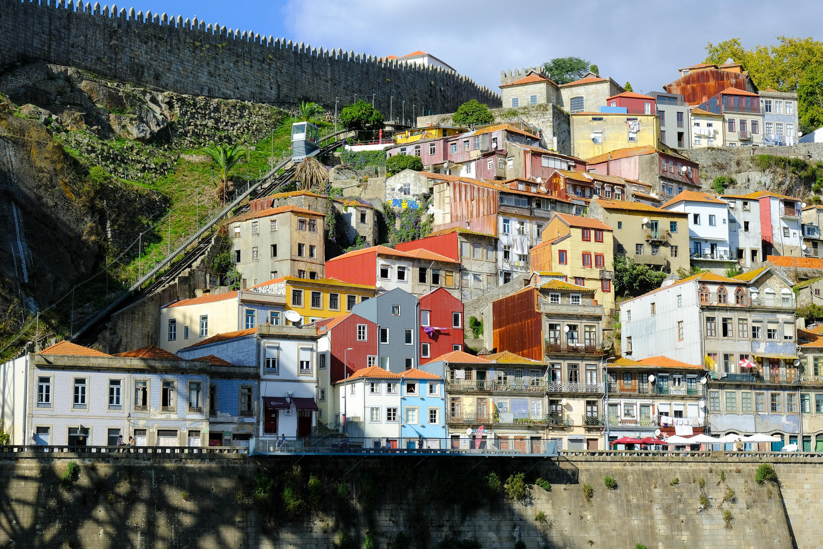 Häuserfront Porto 1