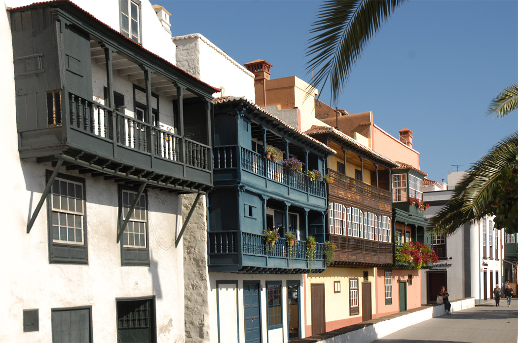 Häuserfront zum Hafen