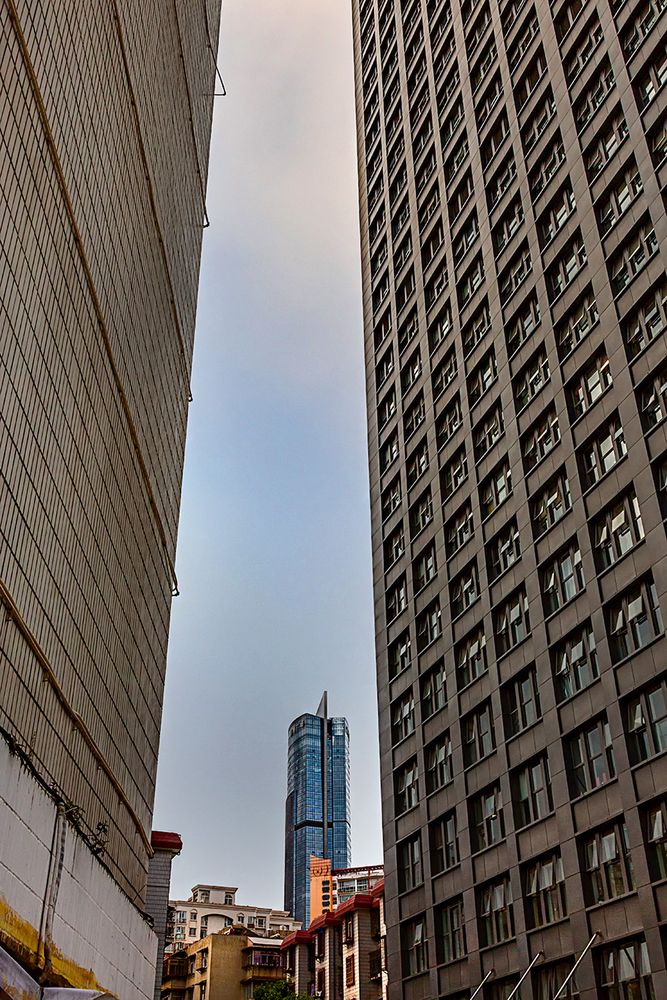 Häuserschlucht in Kunming