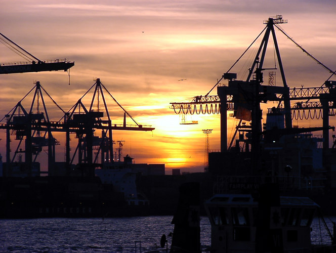 hafen am frühen abend