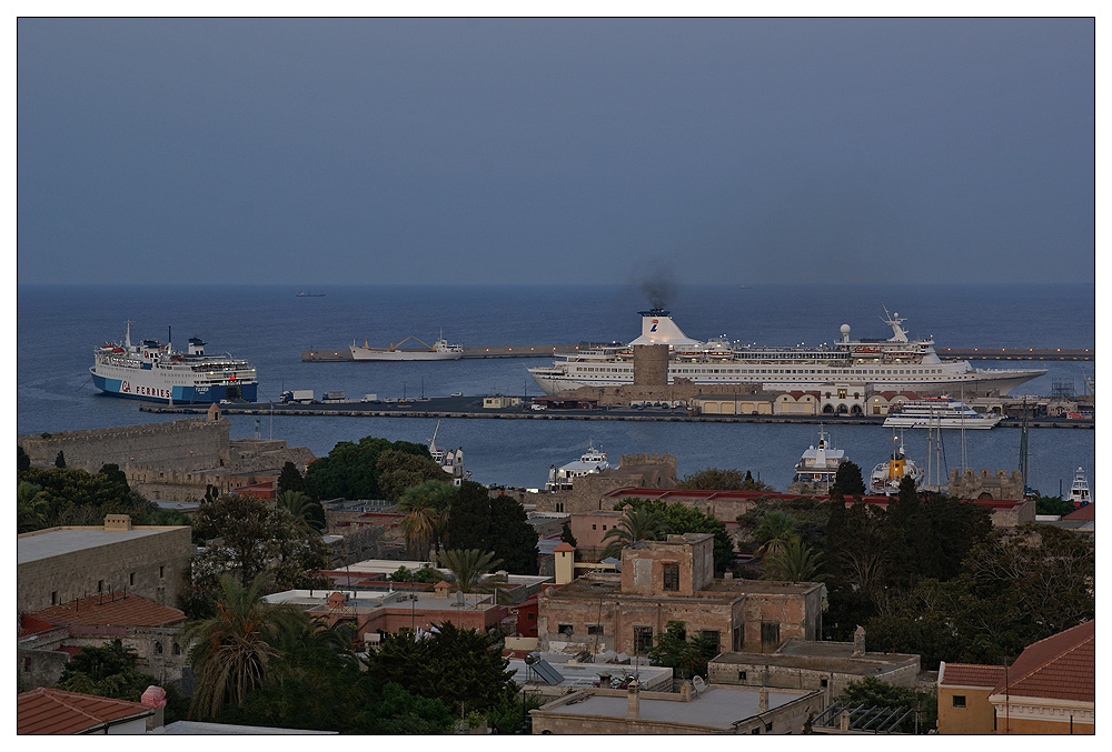 Hafen auf Rhodos ........