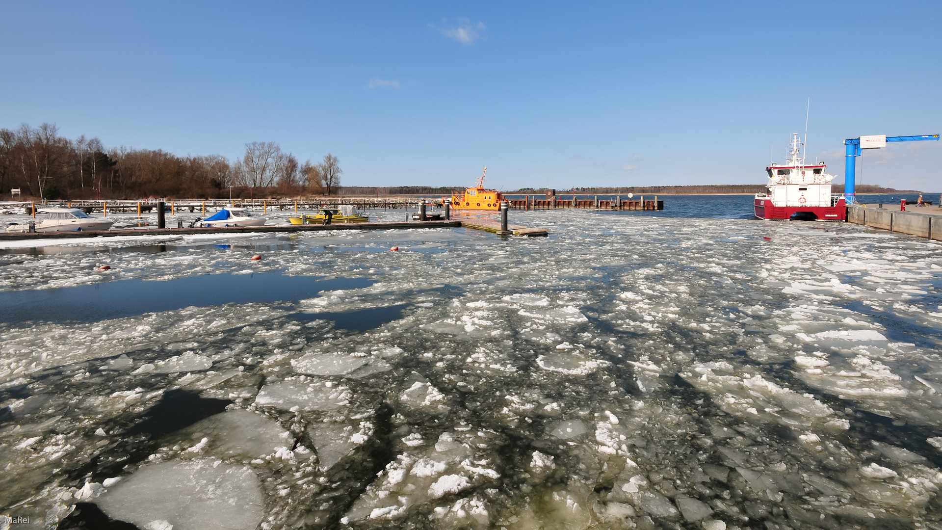 Hafen Barhöft am Ostersonntag