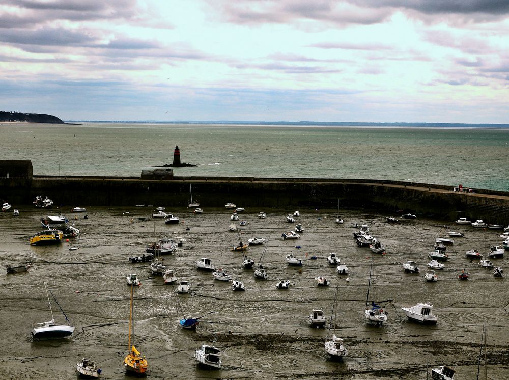 Hafen bei Ebbe 