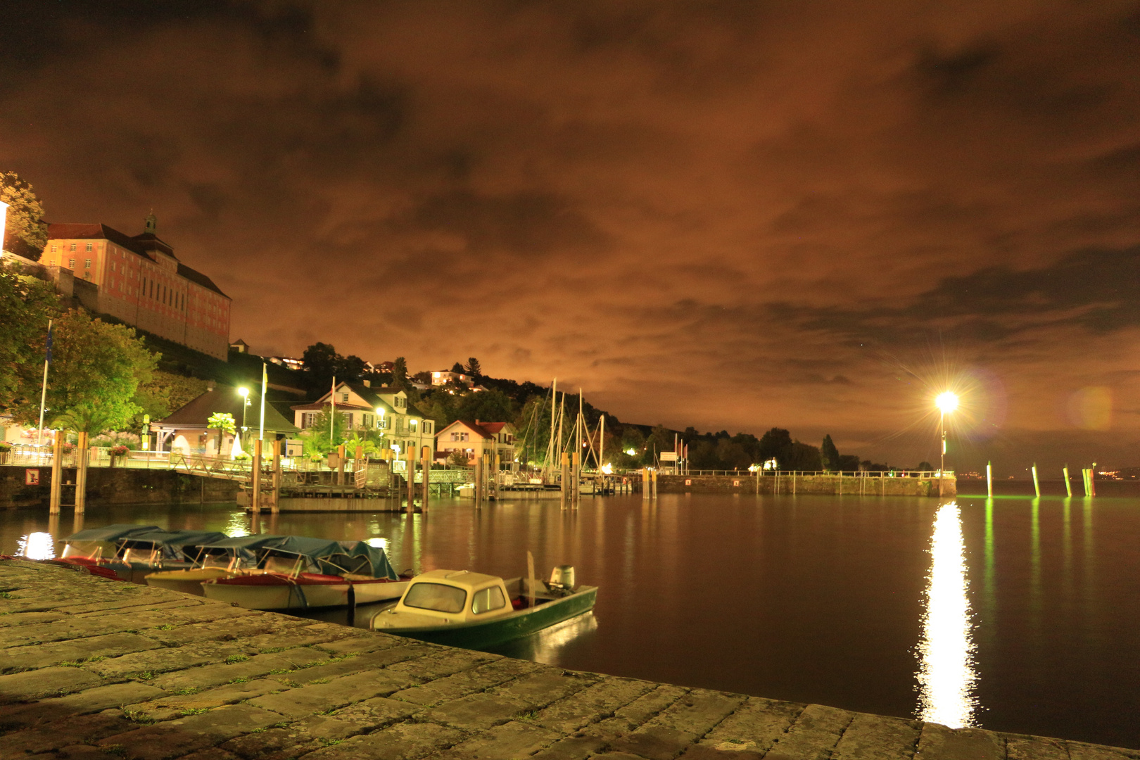 Hafen bei Nacht