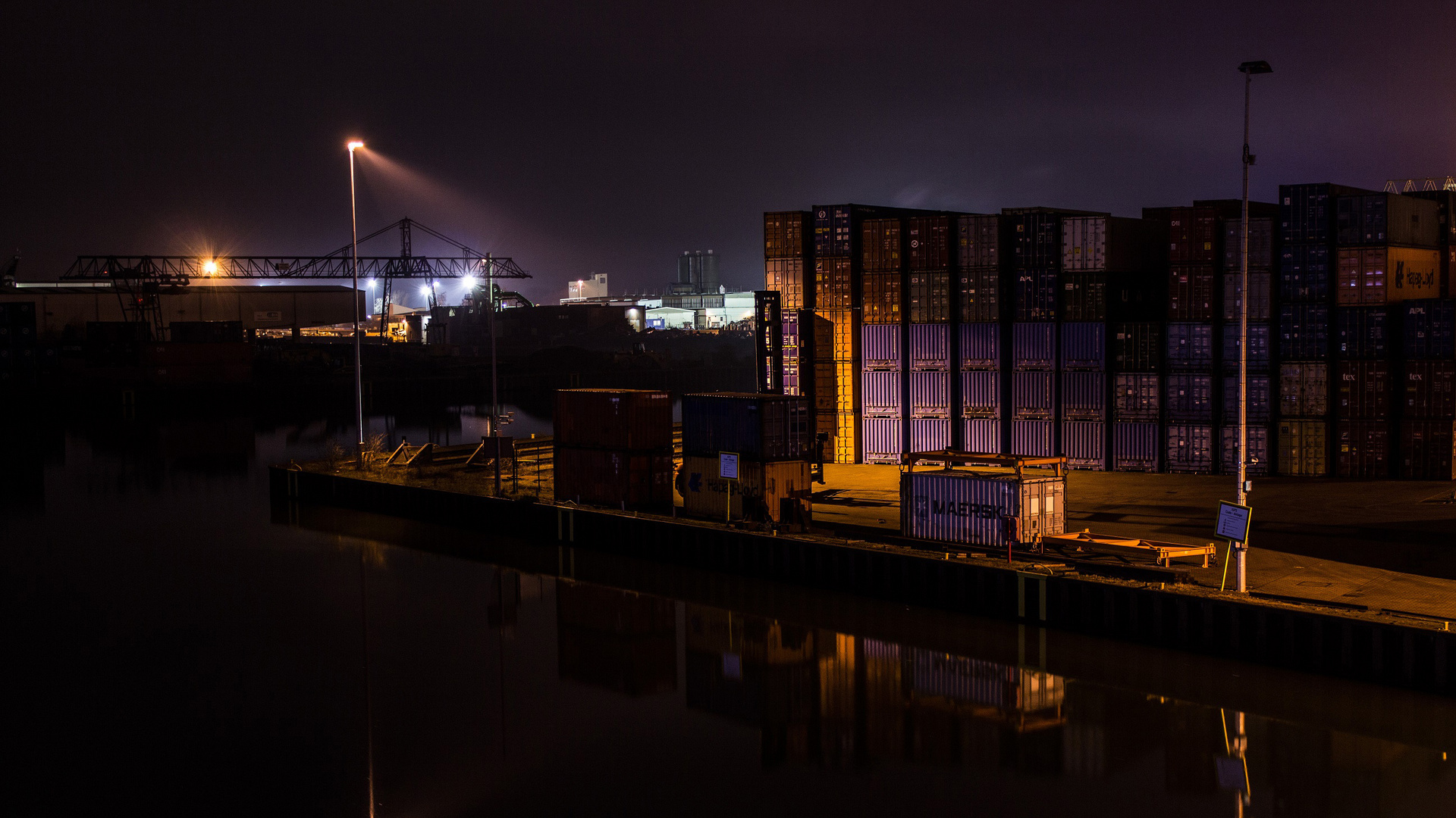 Hafen bei Nacht