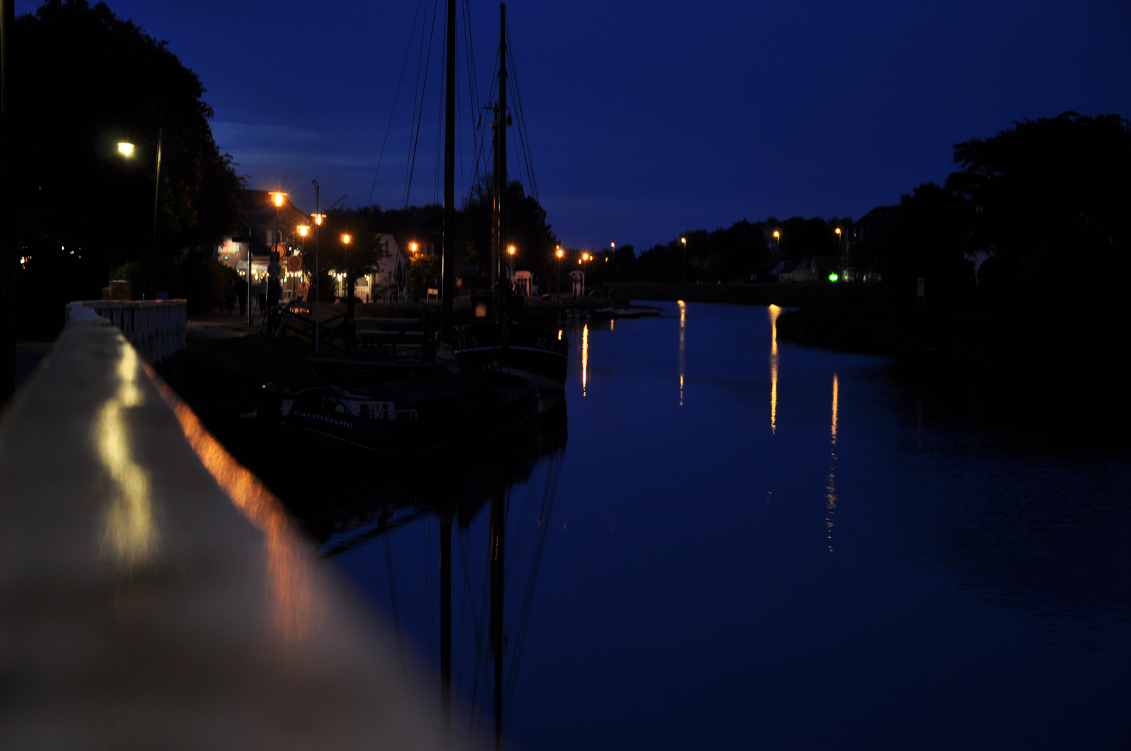 Hafen bei Nacht