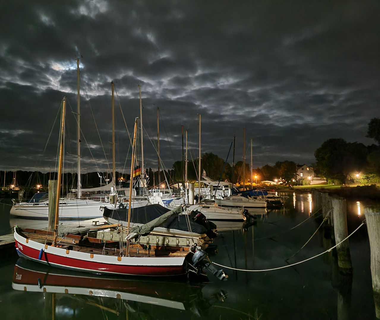 Hafen bei Nacht 