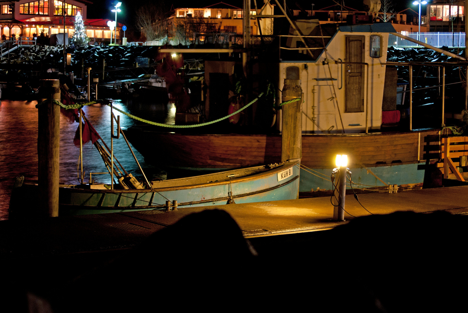 Hafen bei Nacht