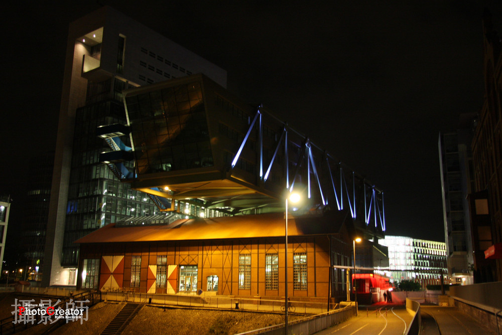 Hafen bei Nacht