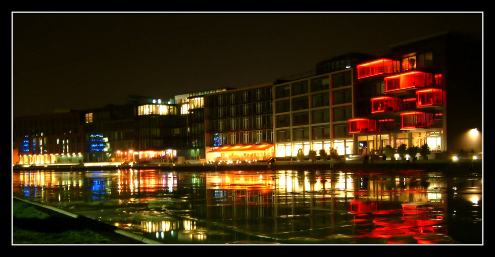 Hafen bei Nacht