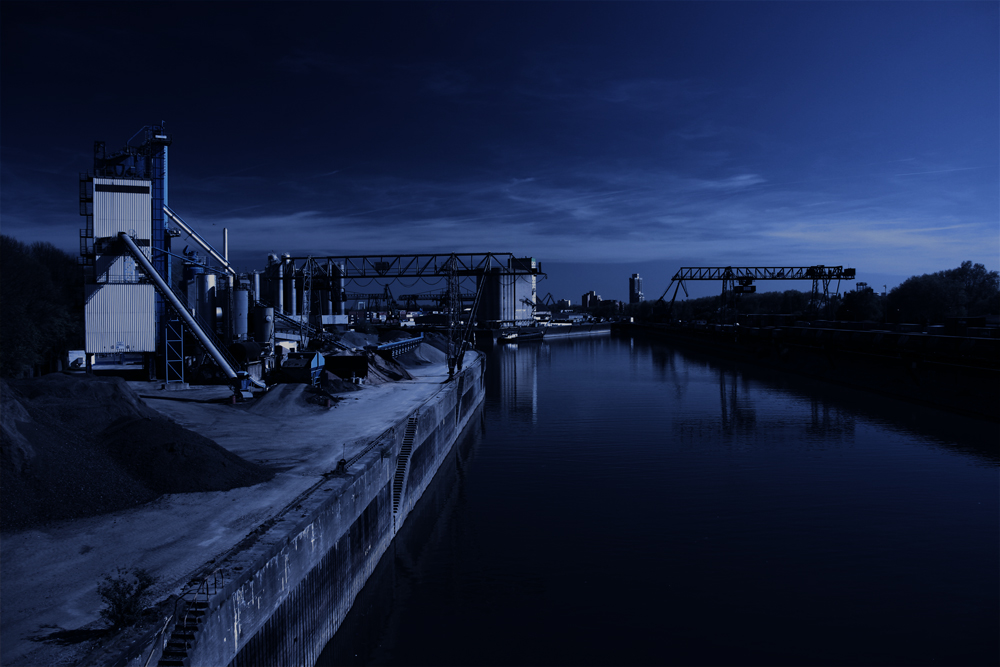 Hafen bei Nacht