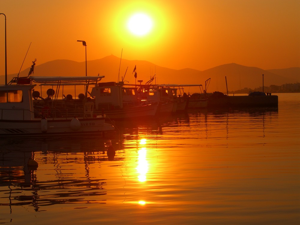 Hafen bei Sonnenaufgang