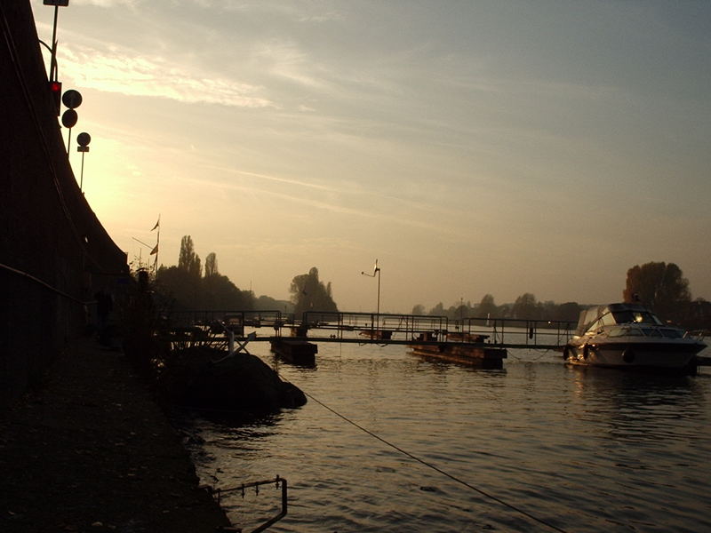 Hafen bei Sonnenuntergang