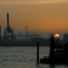 Hafen bei Sonnenuntergang