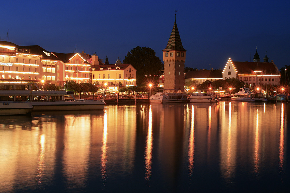 Hafen by Night