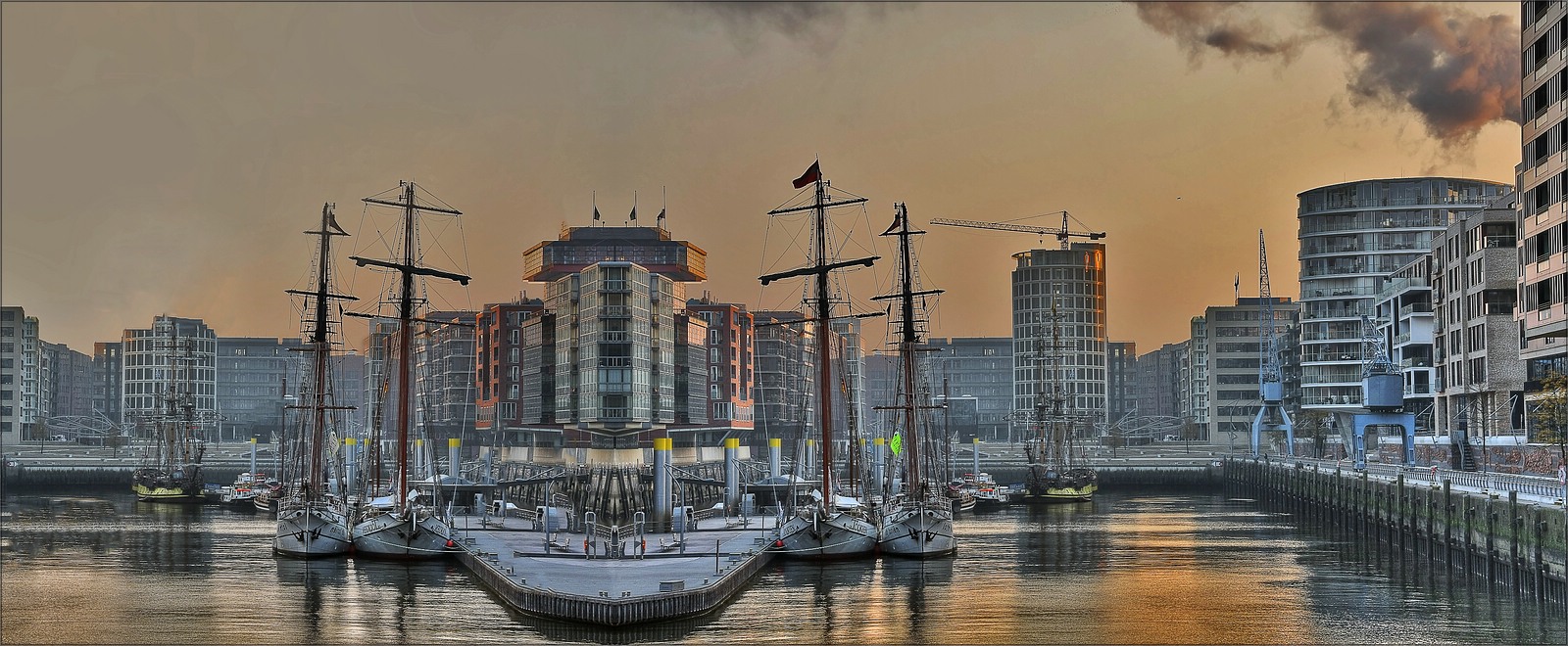 * Hafen-City 2.0 *
