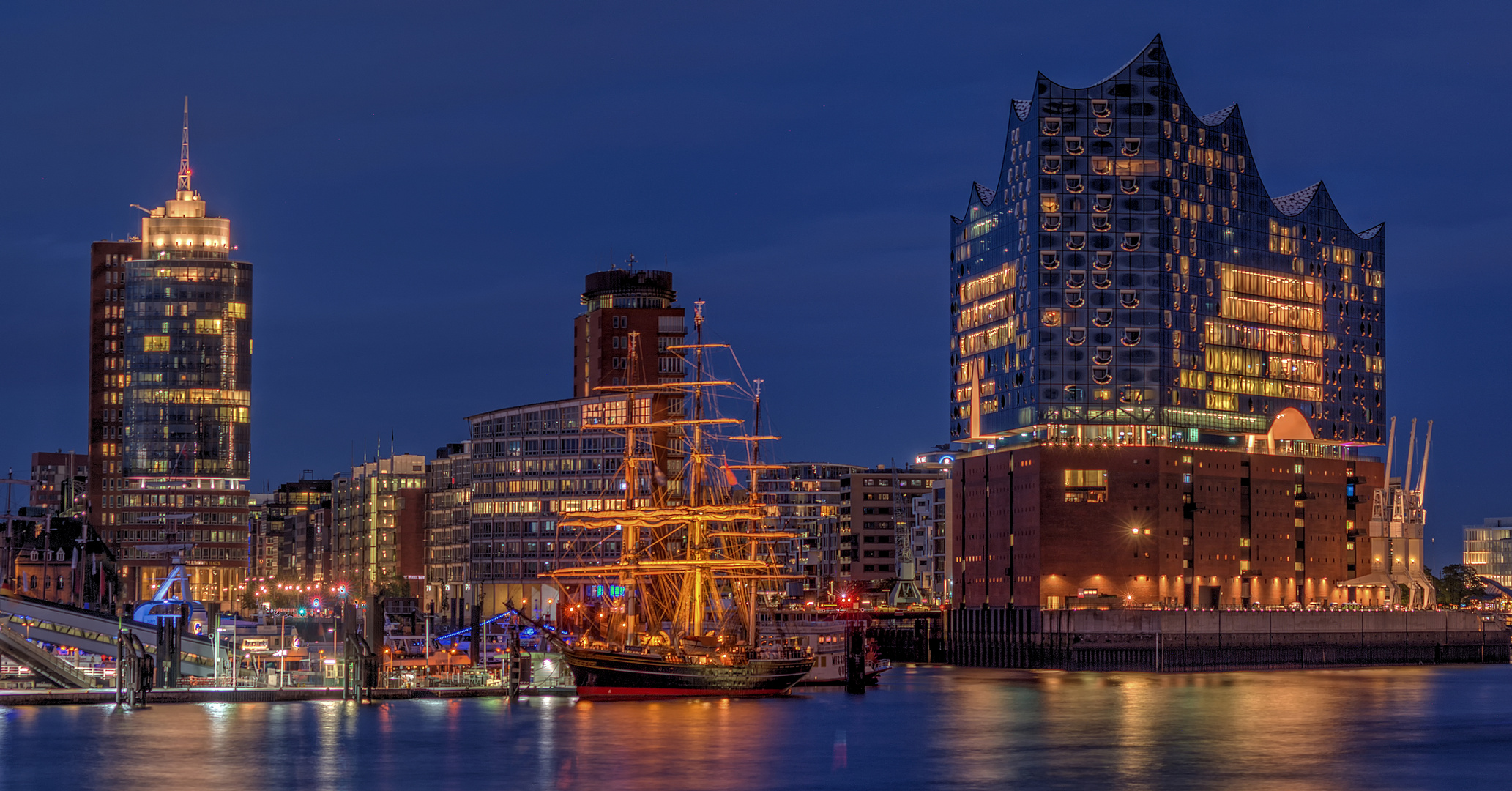 Hafen City bei Nacht