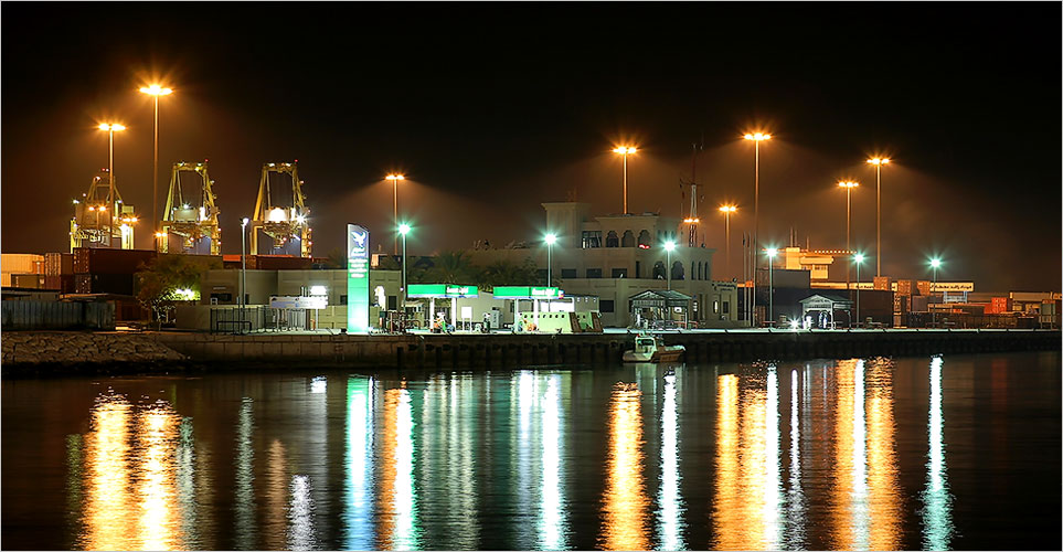 Hafen Dubai (Ausschnitt Schiffstankstelle)