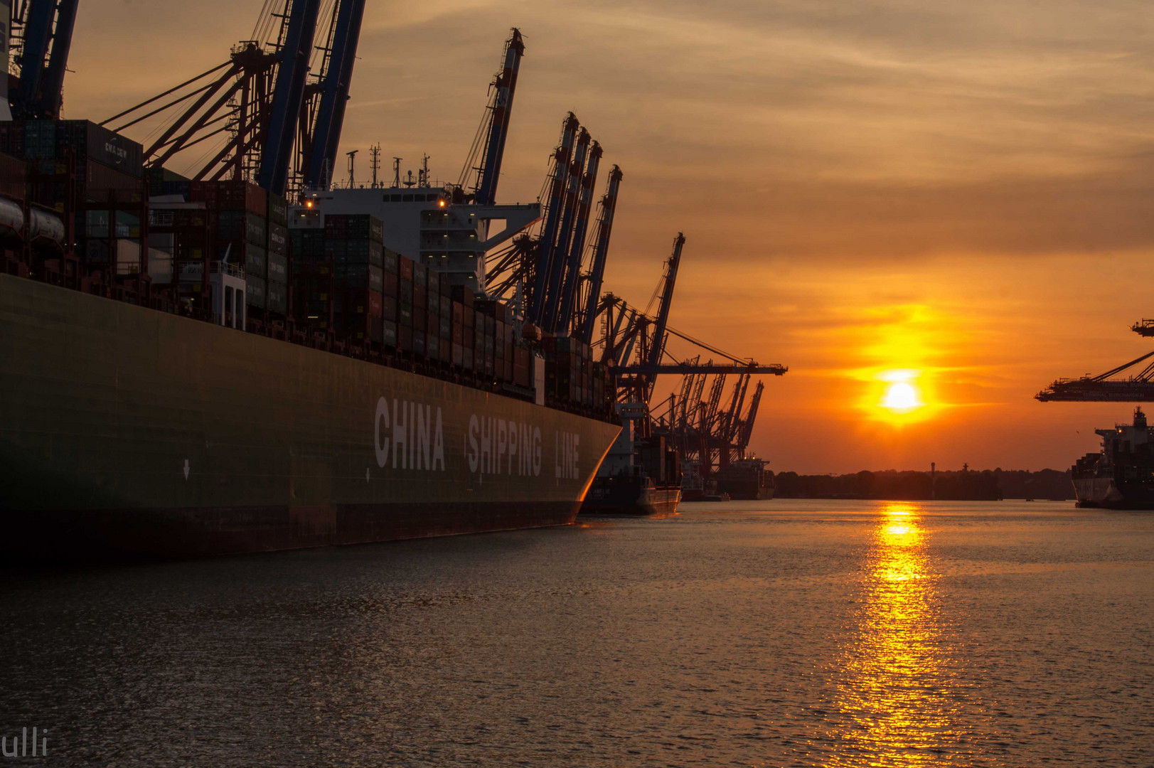 Hafen - Eurogate-Terminal mit Sonnenuntergang