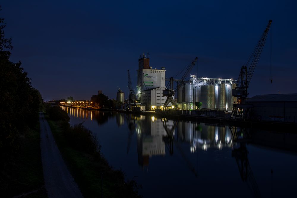 Hafen Fallersleben .