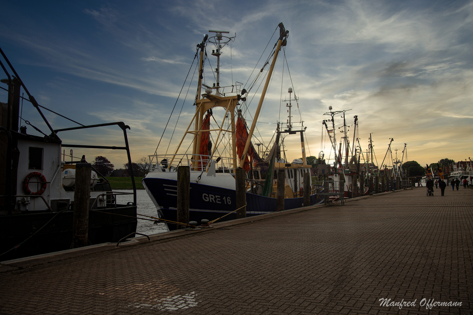 Hafen Greetsiel am Abend