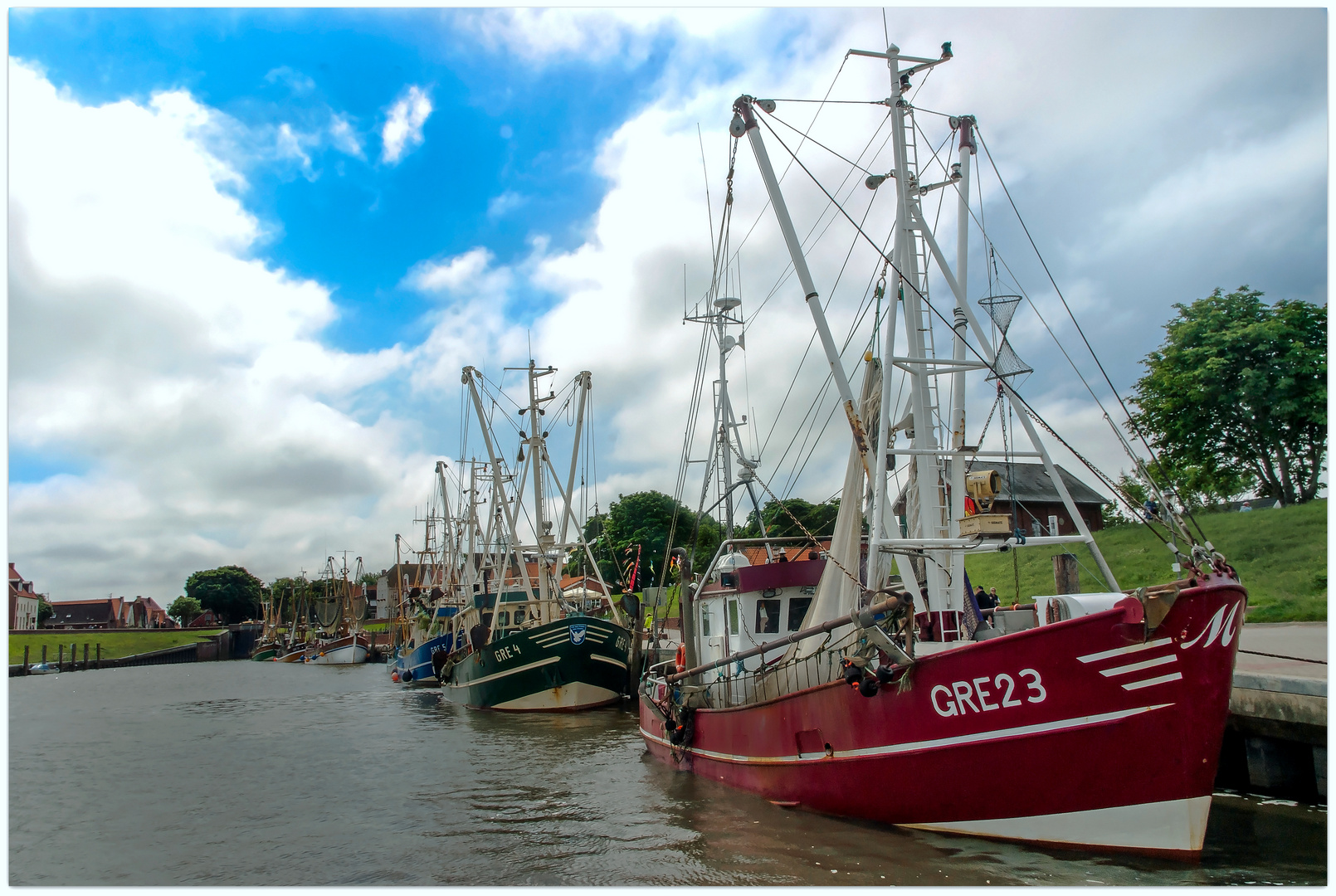 Hafen Greetsiel - Blick vom Wasser aus