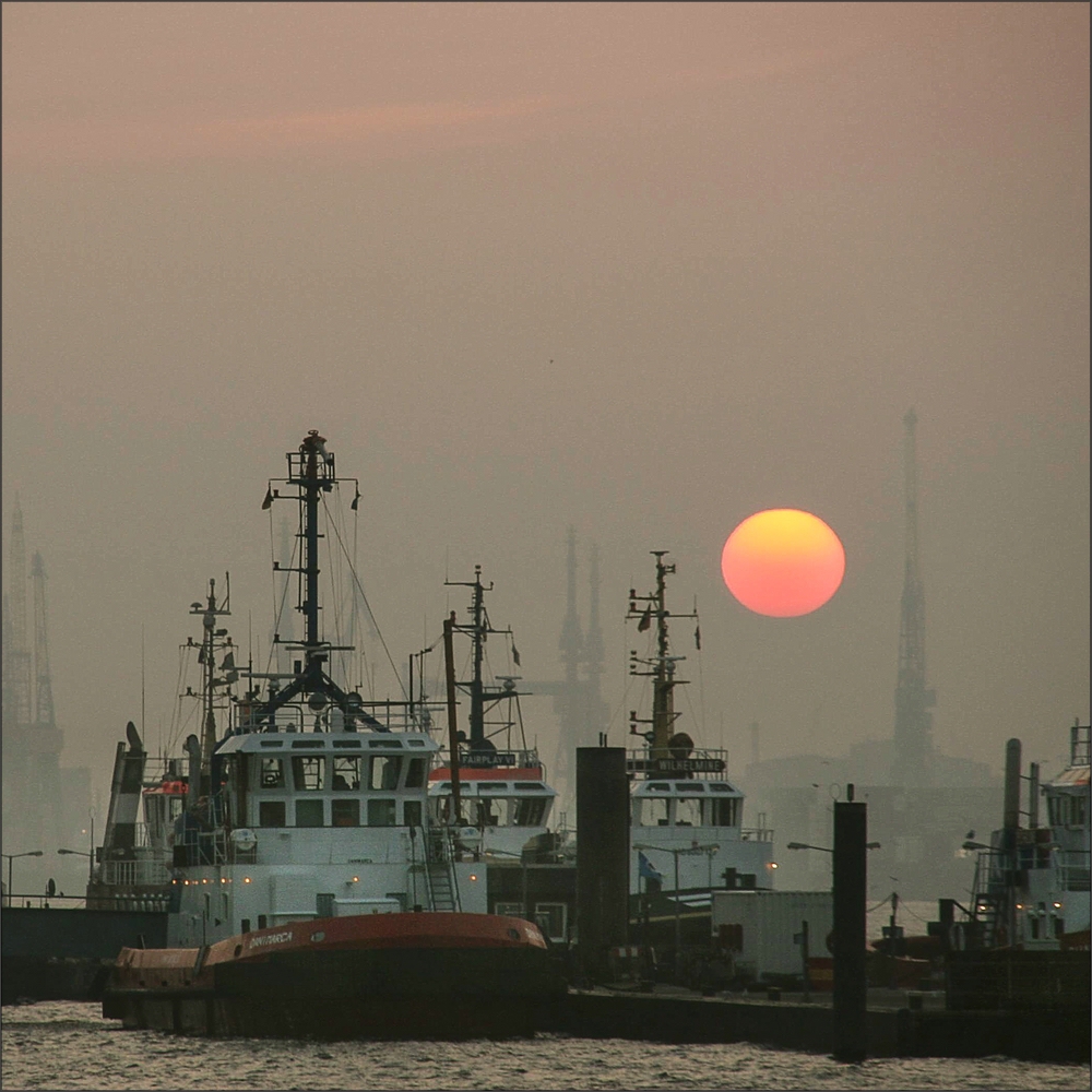 * Hafen Hamburg *