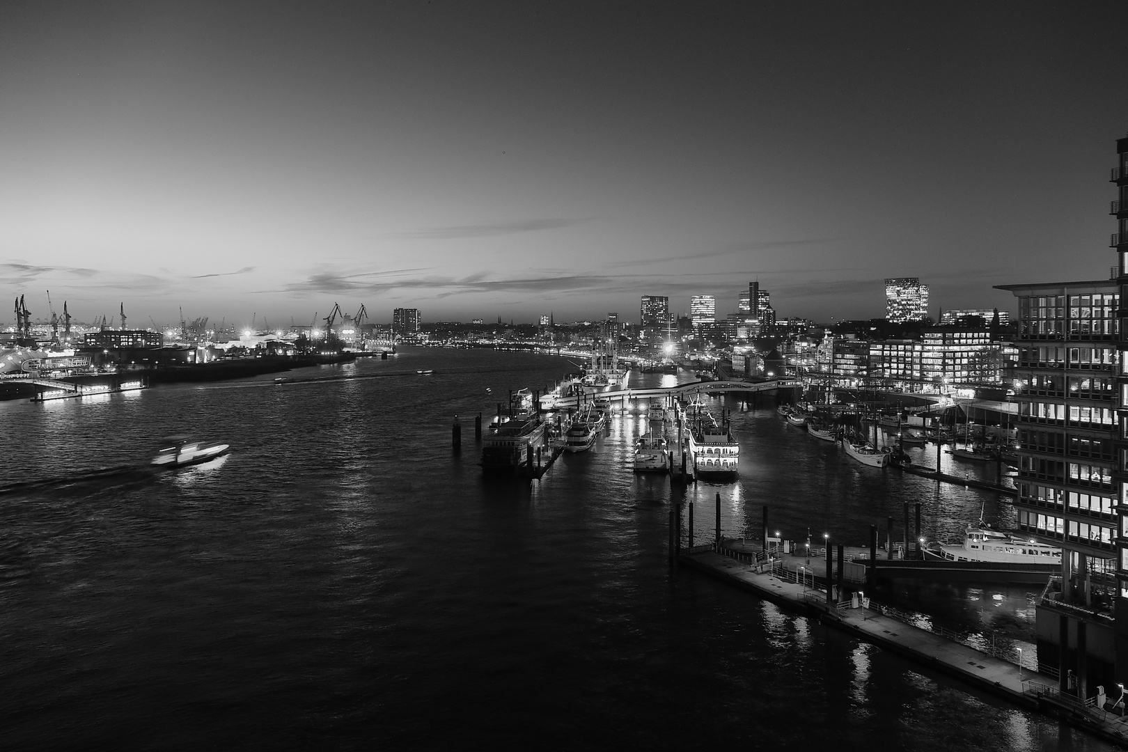 Hafen Hamburg bei Nacht