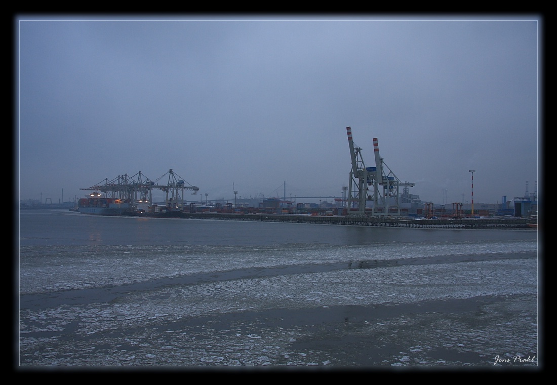 Hafen Hamburg im Februar 2