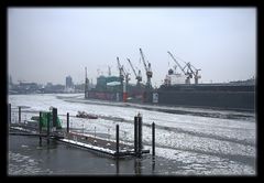 Hafen Hamburg im Februar