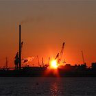 Hafen Hamburg im Sonnenuntergang